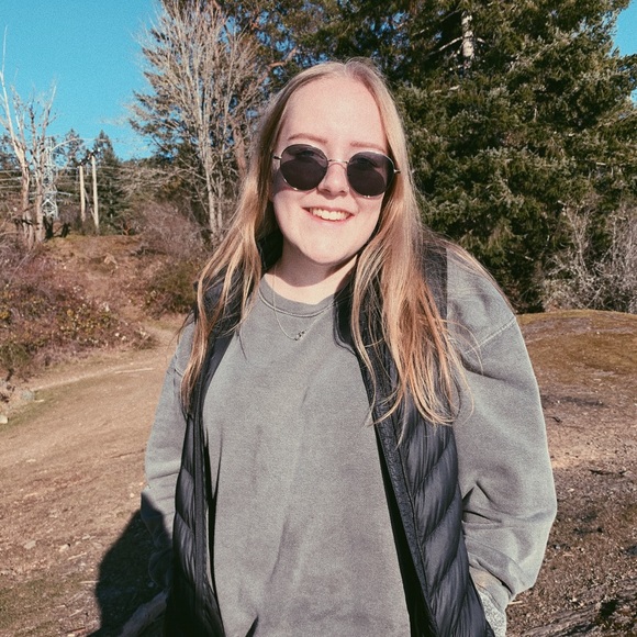 Meet your Posher, Blaire - Picture 1 of 1